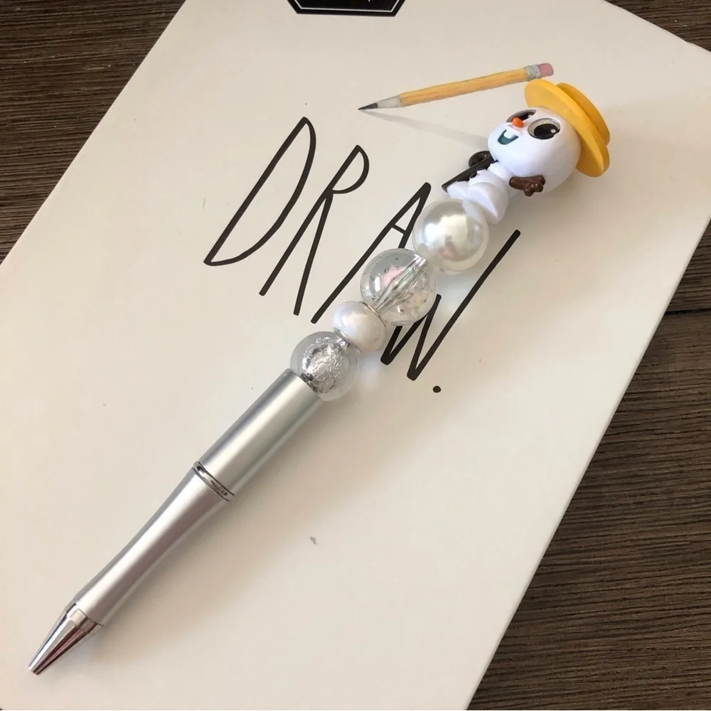 Disney Doorables: Frozen: Olaf in summer handmade beaded pen